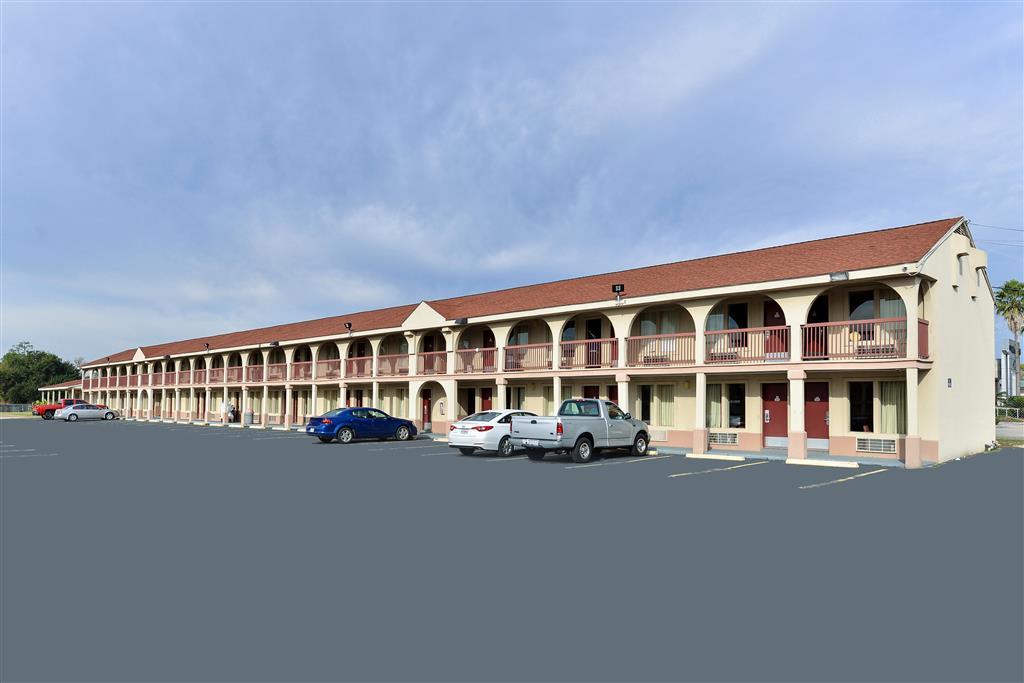 Americas Best Value Inn Conroe Exterior foto